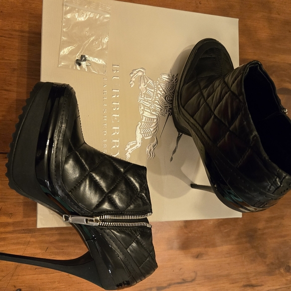 Beautiful Black Burberry Bootie - Picture 2 of 10